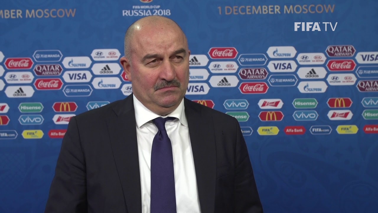 Thuyền trưởng tuyển Nga cấm phụ nữ vào phòng thay đồ tại Euro 2020