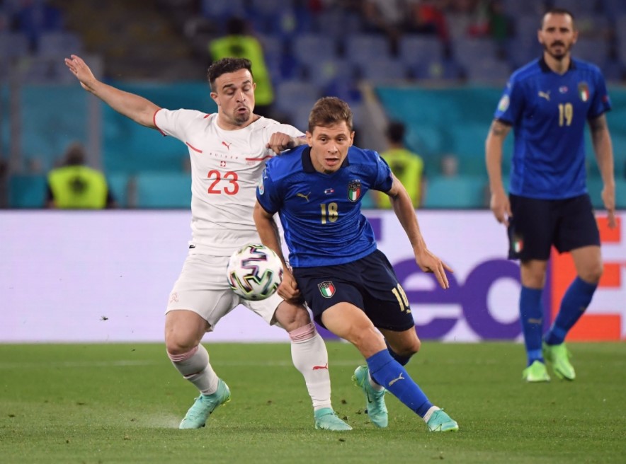 Italia đánh dấu cột mốc bất bại của mình khi gặp Thụy Sĩ
