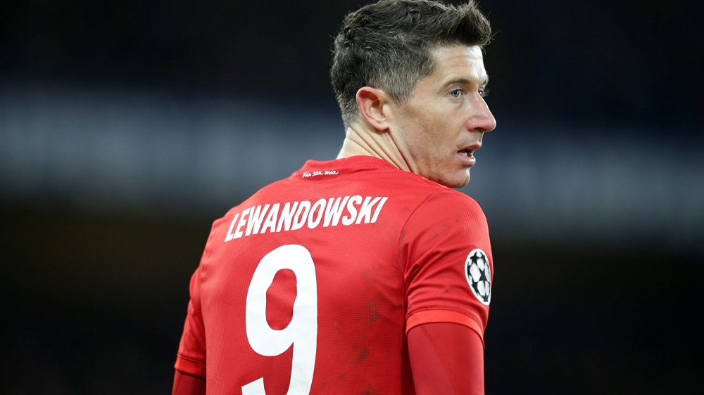 Lewandowski cuối cùng đã có được bàn thắng thứ 2 trong hiệp 2