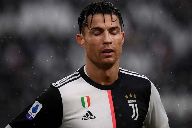 Tiền đạo Ronaldo không viết đúng chính tả trong đoạn video chia tay Juventus